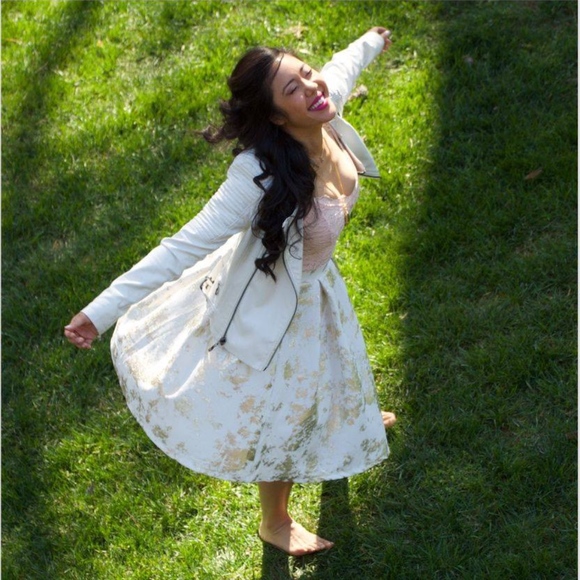 Welcome to my magical closet + boutique! ๐๐ฅ๐ - Picture 4 of 5